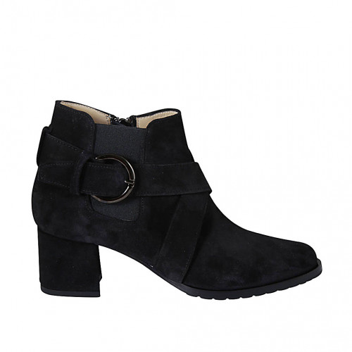 Botines para mujer con elastico, cremallera y hebilla en gamuza negra tacon  5